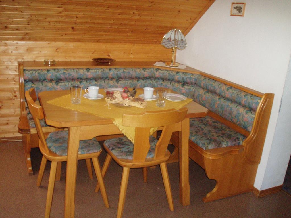 Appartement Pension Grasser Bad Kleinkirchheim Ruang foto