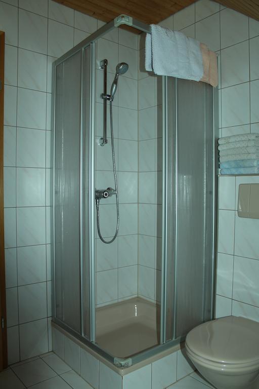 Appartement Pension Grasser Bad Kleinkirchheim Ruang foto