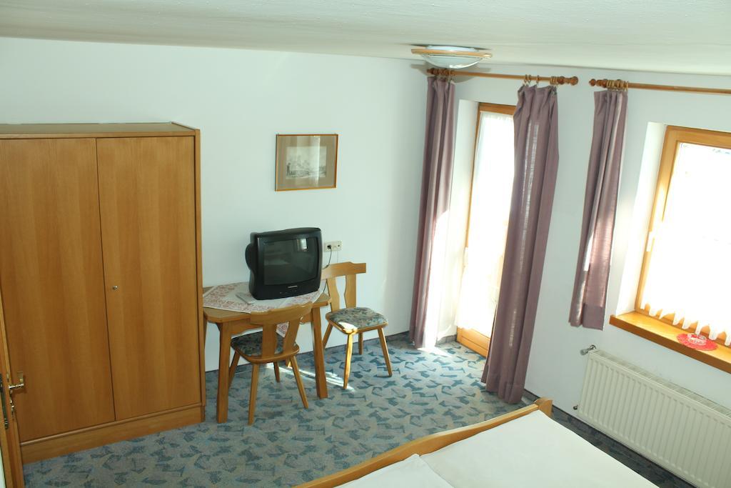 Appartement Pension Grasser Bad Kleinkirchheim Ruang foto